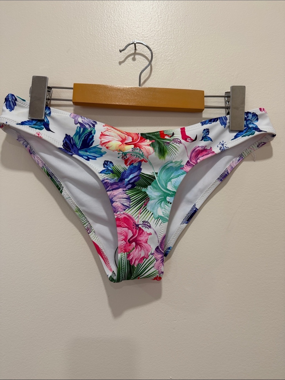 🆕 NWT Cupshe White Floral Tropical Bikini Bottoms